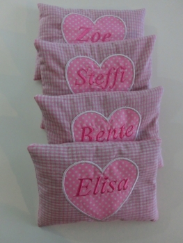 ♥ Herz Punkte Wunschname Körnerkissen Wärmekissen Dinkel Lavendel von Lüttentüddel