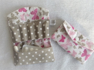 Preview: ♥ Schmetterlinge mit Punkte Taupe Globuli Täschchen, Notfall Täschchen Tampon Pillentäschchen ♥ © Lüttentüddel
