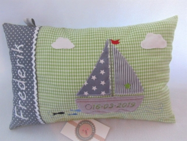 ★ 35x23 cm Kissen Geburt Taufe Einschulung KITA Boot Segelboot Wunschname ★ von Lüttentüddel
