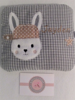 Hase Junge Cappy Körnerkissen Wärmekissen Dinkel Wunschfarbe Name Geburt Taufe Geschenk Geburtstag Einschulung von Lüttentüddel