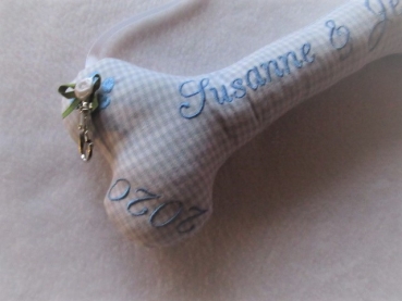 Preview: ♥ Ringkissen Knochen Wunschname Stickerei Hochzeit Hochzeitsknochen Just Married I Do Standesamt Kirche Braut Heirat von Lüttentüddel