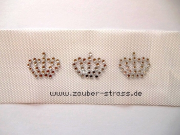 3 zauberhafte Krönchen Kronen Krone Strass Bügelbild Hotglue Hotfix Shirt Bluse Kragen
