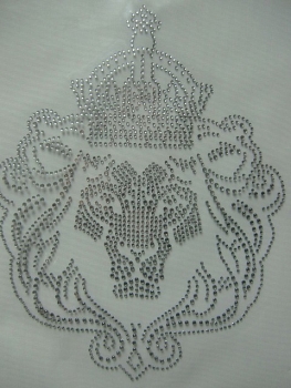 Löwe Krone König Wappen mit Strass Bügelbild Hotfix Hotglue zauberhaft