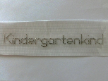 Preview: Schriftzug Kindergartenkind Hotfix Strass Bügelbild Shirt Jacke Tasche Kleid Top