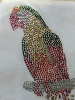 Preview: Papagai Ara Vogel XXL Strass Hotfix Bügelbild Tischdecke Jacke Hose Shirt Bluse