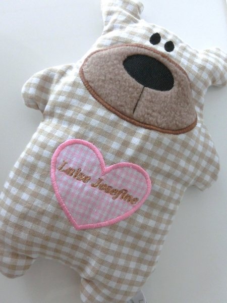 ♥ Knuddel Bär mit Herzapplikation Körnerkissen Wärmekissen Dinkel Wunschname