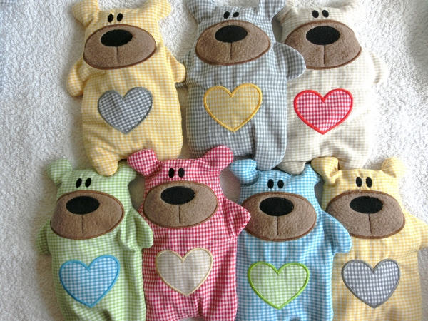 ♥ Knuddel Bär mit Herz Applikation Körnerkissen Wärmekissen Dinkel Wunschname