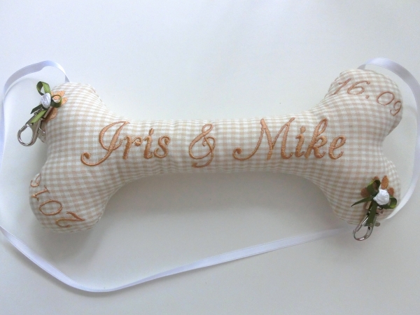 ♥ Zauberhaftes Ringkissen Knochen Wunschname Stickerei Hochzeit Standesamt  Hochzeitsknochen Just Married von LüttentüddelI®