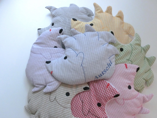 ♥ Igel Körnerkissen Wärmekissen Dinkel Wunschname Geschenk Einschulung Geburt Taufe von Lüttentüddel