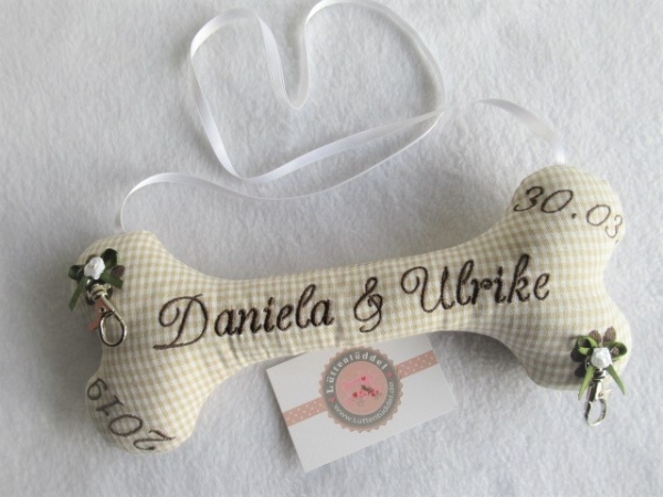 ♥ Zauberhaftes Ringkissen Knochen Wunschname Stickerei Hochzeit Standesamt  Hochzeitsknochen Just Married von LüttentüddelI