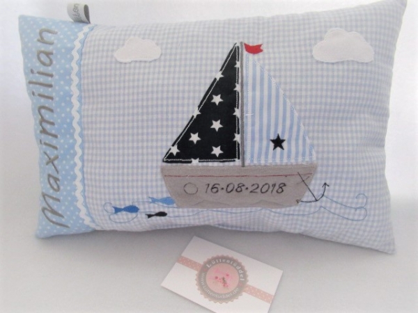 ★ 35x23 cm Kissen Geburt Taufe Einschulung Boot Segelboot Name ★ von Lüttentüddel