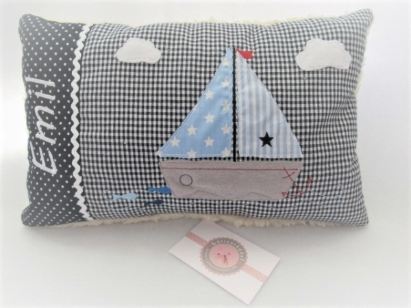 ★ 35x23 cm Kissen Geburt Taufe Einschulung KITA  Boot Segelboot Name Schmusekissen ★ von Lüttentüddel