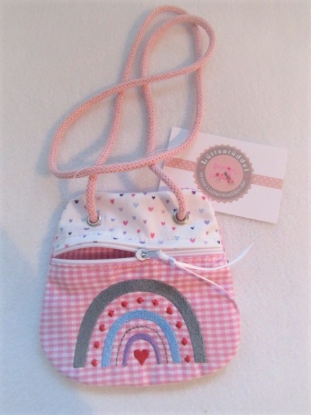 zuckersüßer Regenbogen Brustbeutel mit Herzchen Wunschname, kleine Tasche Kita Schule Badeanstalt Bus Einschulung von Lüttentüddel