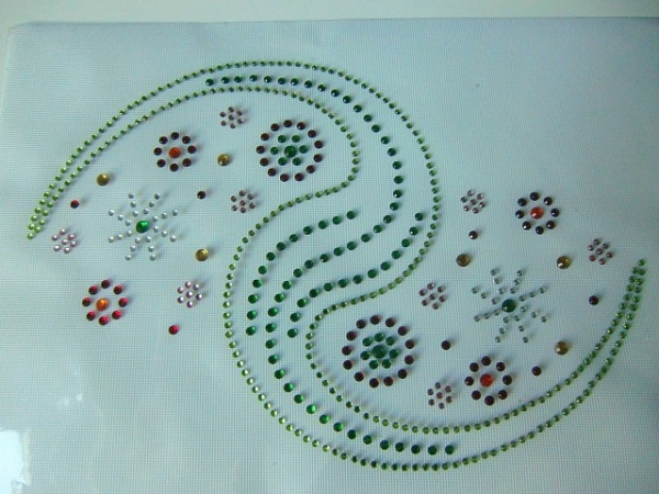 Ornament Wirbel Blüte Bügelbild STRASS Shirt Hotfix