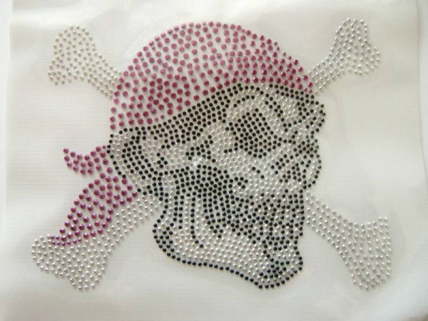 Skull Pirat Totenkopf Studs HOTFIX HOTGLUE Bügelbild Applikation