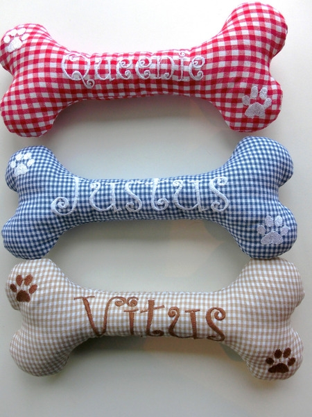 XXL Hundeknochen aus Stoff Wunschname Stickerei