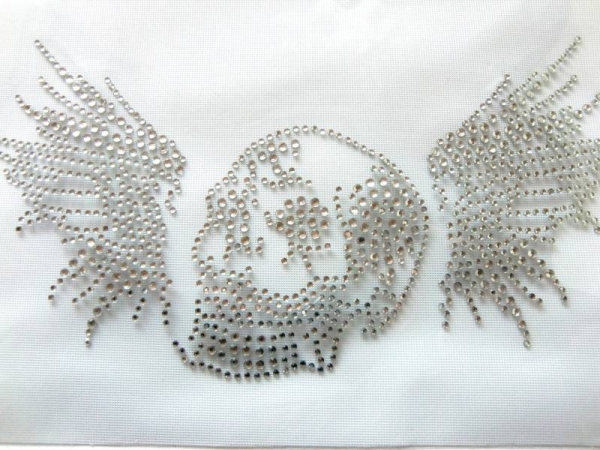 Totenkopf Skull & Flügel Wings Strass HOTFIX HOTGLUE Bügelbild Applikation