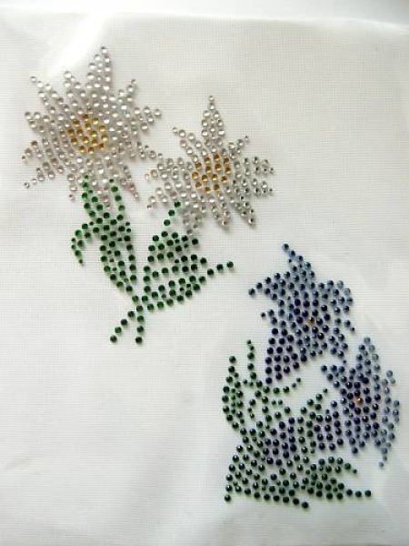 Edelweiss und Enzian Hotfix Hotglue Bügelbild Strass Trachten Alpenstyle - Zauberstrass
