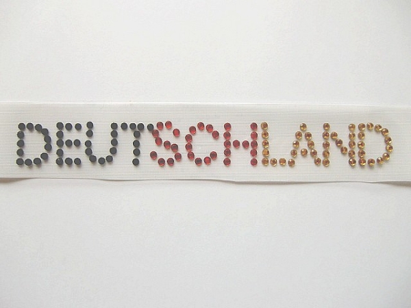 Schriftzug Deutschland Flagge WM Abzeichen Strass Hotglue Hotfix Bügelbild