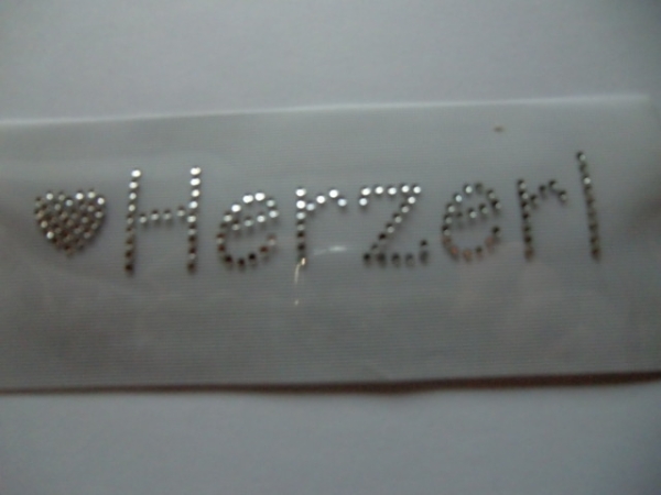 Herzerl Herz Oktoberfest Wiesn Schriftzug Bügelbild Strass Shirt Hotfix Bügelmotiv Tasche